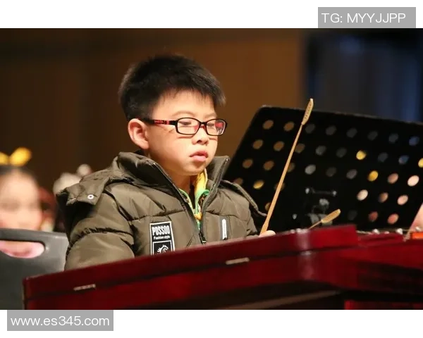 追寻梦想的足迹中国足球明星的加入之路与挑战